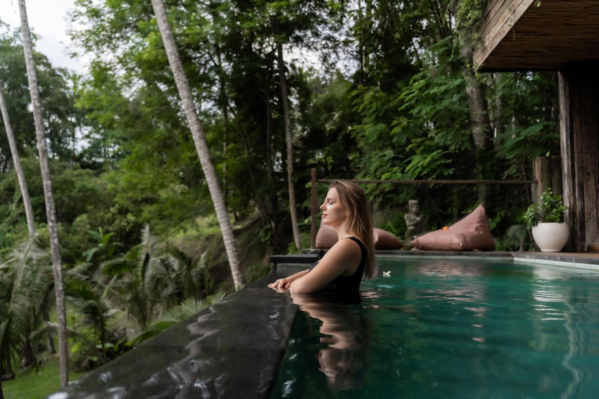 Ubud Riverside Villa Exterior photo
