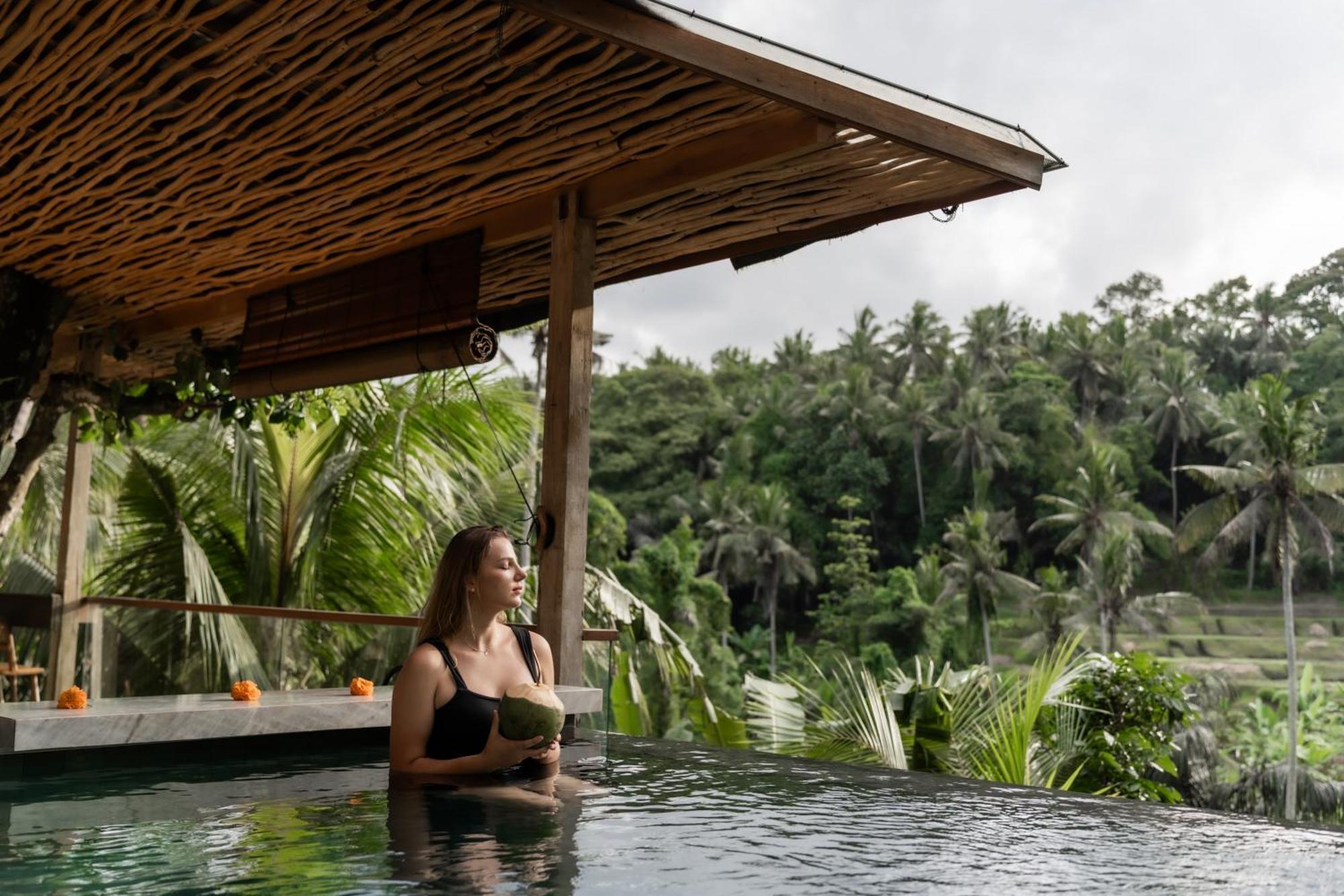 Ubud Riverside Villa Exterior photo